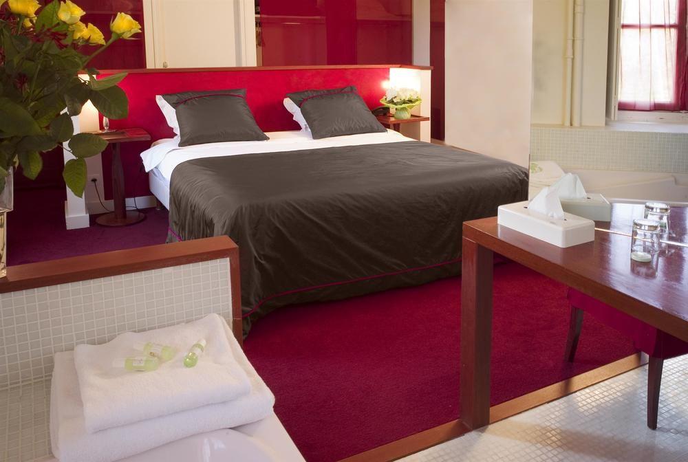 Country Club Hotell Yvré-lʼÉvêque Exteriör bild