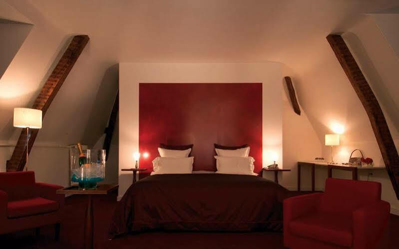 Country Club Hotell Yvré-lʼÉvêque Exteriör bild